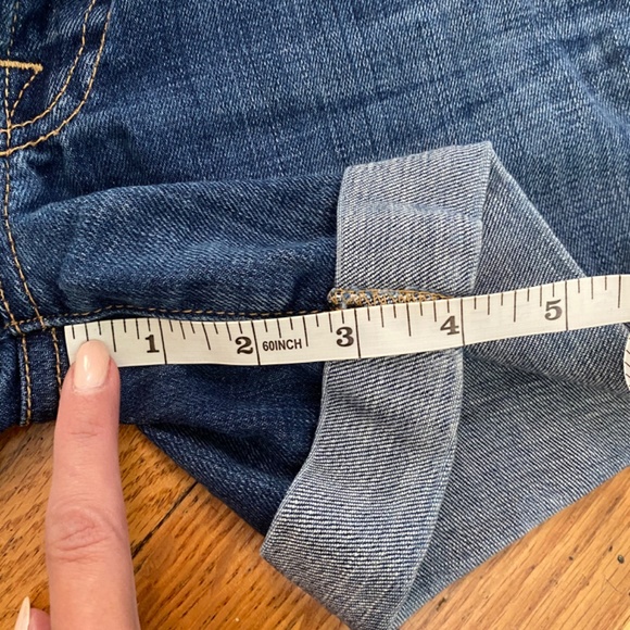 Cuffed Hem Jean Shorts - Picture 5 of 6